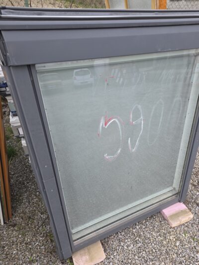 Střešní okna Velux více ks! Bez oplechování cena plati pri odberu vsech