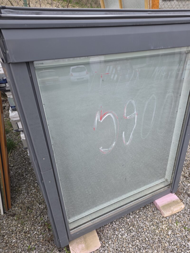 Střešní okna Velux více ks! Bez oplechování cena plati pri odberu vsech