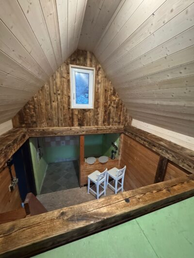 Remeslnika na dodelavky okolo chaty